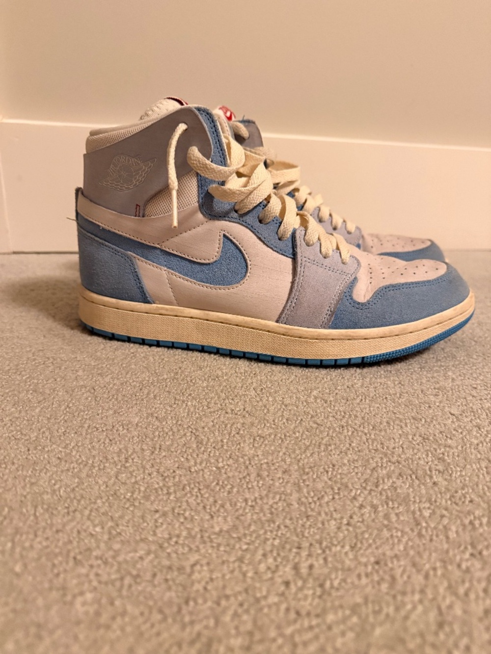 JORDAN - Nike - Women's 9 - Carolina Blue - Hightop